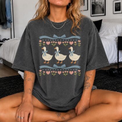 Retro Goose Graphic Shirt, Funny Blue Ribbon Goose Tee, Retro 80s Goose Shirt, Cute Farm Animal Tee